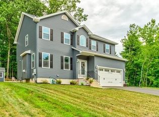 89 Signal Hill Cir, Springfield, MA 01118
