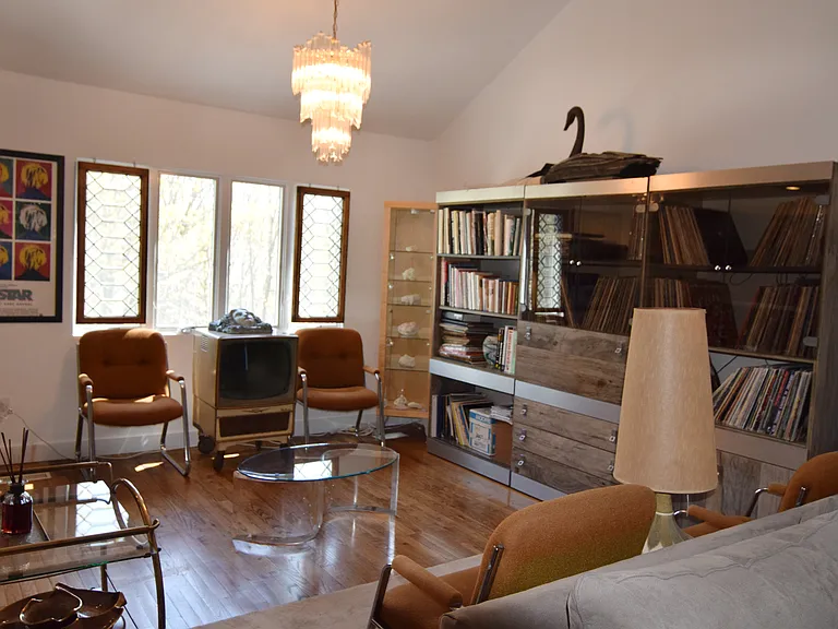 Island View Dr E — Photo 9