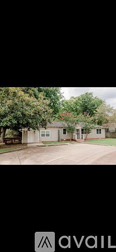 1st image of 204 Hillside Dr #B