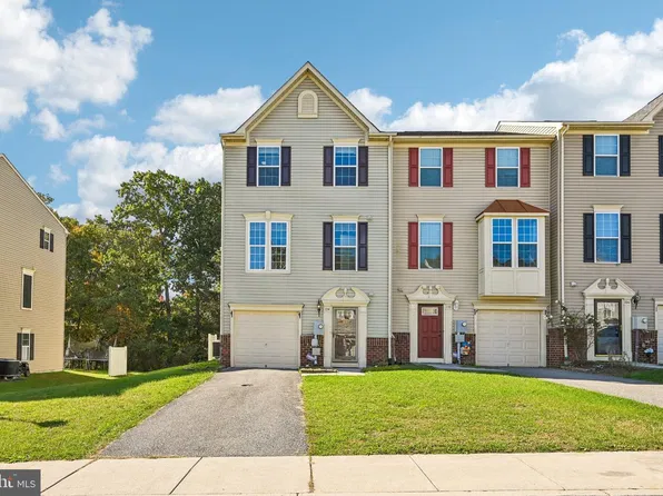 114 Gauley River Path, Falling Waters, WV 25419