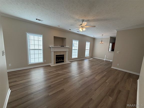 3rd image of 6909 Sandfield Dr