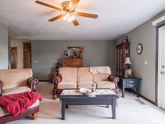 5th image of 904 Brookshire Ln
