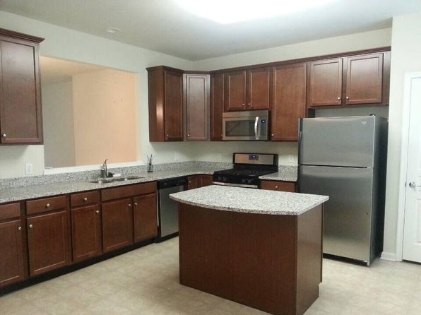 611 Ellison Dr, North Wales, PA 19454