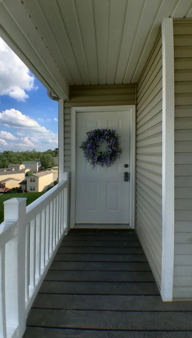 Three bedroom 2 bath single family home — Photo 2