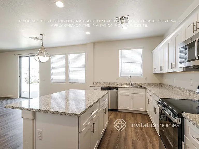 1806 E Patrick Ln — Photo 7