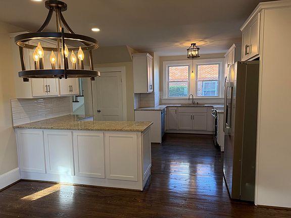 5th image of 1605 Westover Ave SW