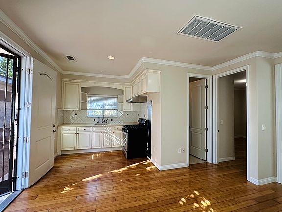 4th image of 2309 S Santa Anita Ave #B