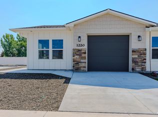 1220 Phillips Cir, Ontario, OR 97914