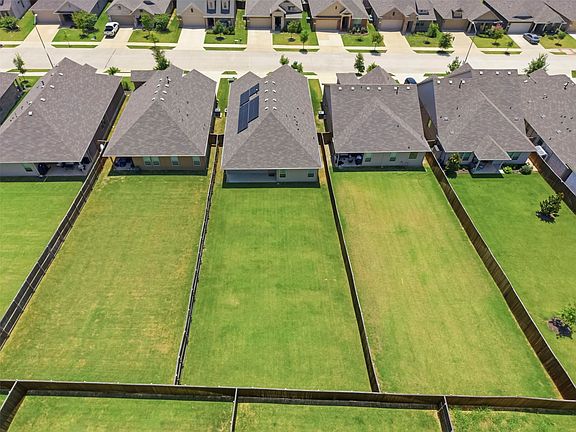 2nd image of 412 Hogan Dr