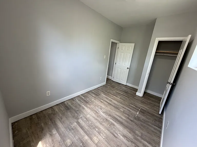 1734 W Atlantic St — Photo 9