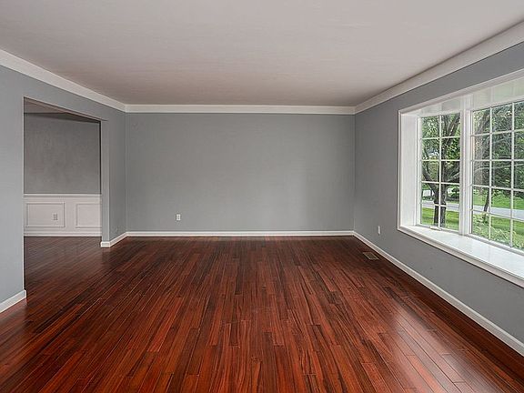 4th image of 38270 Southfarm Ln