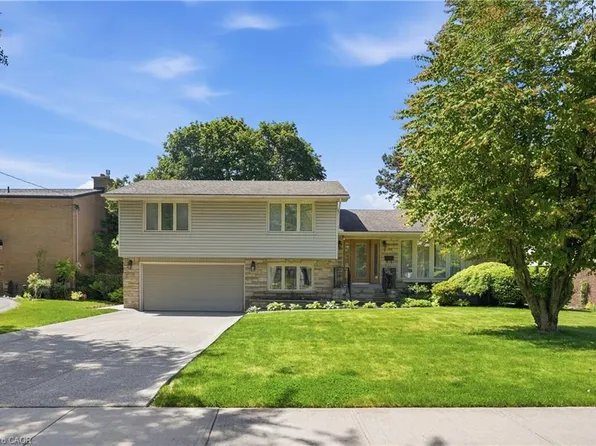 7 Braemar Pl, Hamilton, ON L9C 1C9