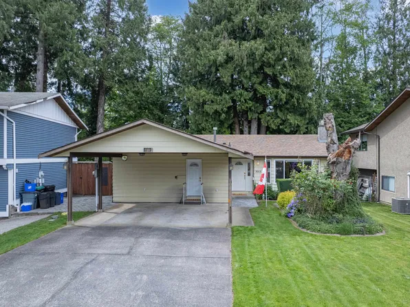 5015 204th St, Langley, BC V3A 7J9
