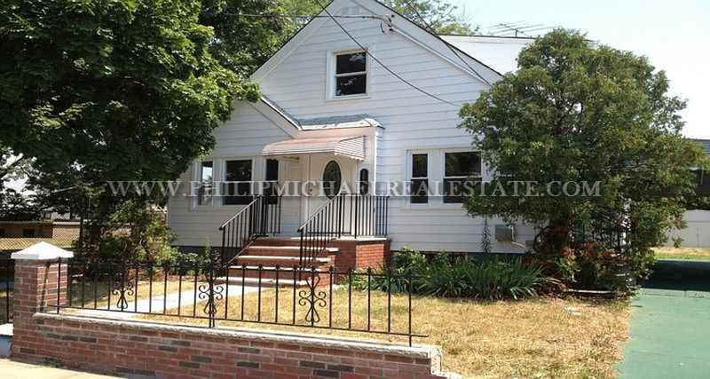 1st image of 12105 193rd St