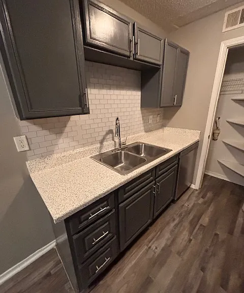 Willow Park Apartments — Photo 20