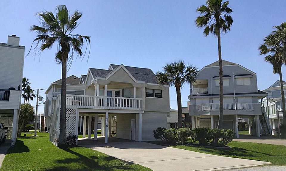 1st image of 4115 Campeche Cir