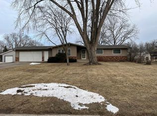 743 Summit Dr, Fairmont, MN 56031