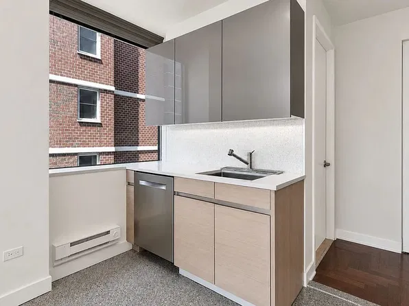 1965 Broadway APT 18H, New York, NY 10023