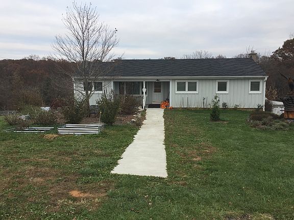extra wide sidewalk!