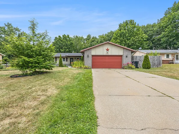 2381 Mapleview St SE, Kentwood, MI 49508