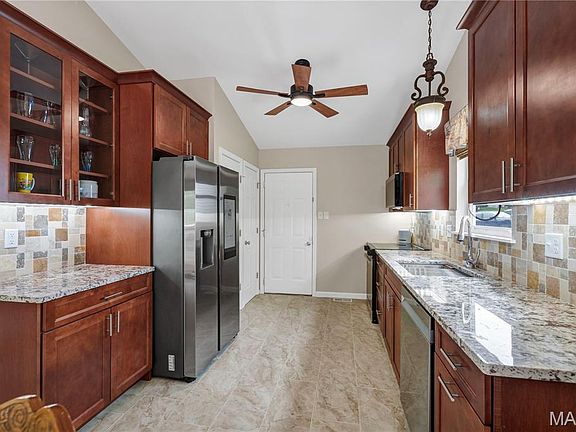 5th image of 330 Woodlawn Terrace Ct