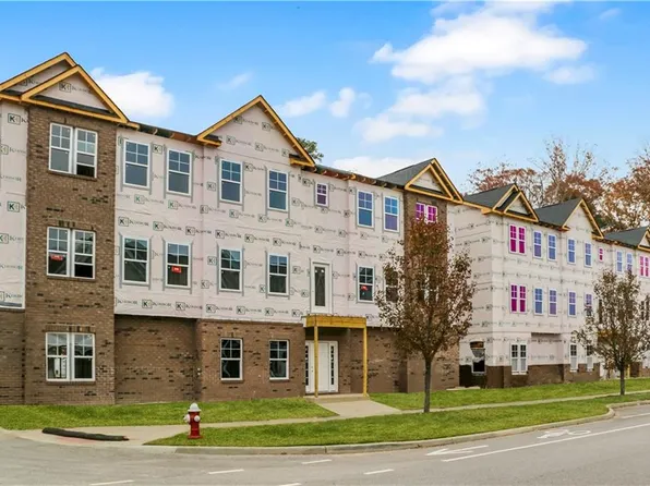 621 Commonwealth Dr, Yorktown, VA 23693