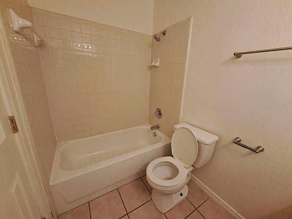 5th image of 4102 Pilgram Dr APT D