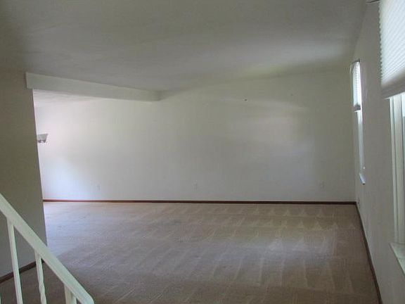 3rd image of 37 Fitch Ln