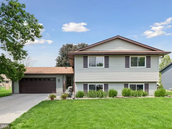 1016 Bluff Pointe Dr, Chaska, MN 55318