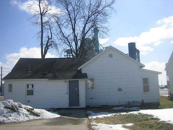 4th image of 9710 Saginaw St