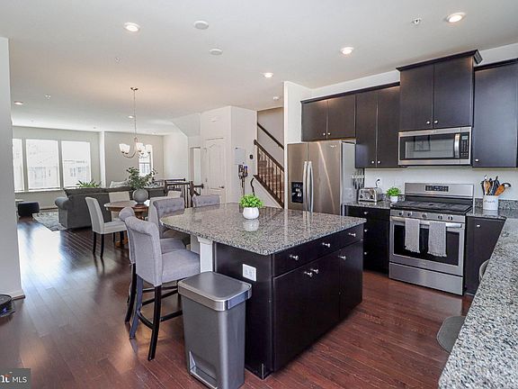 2nd image of 3042 Bretons Ridge Way