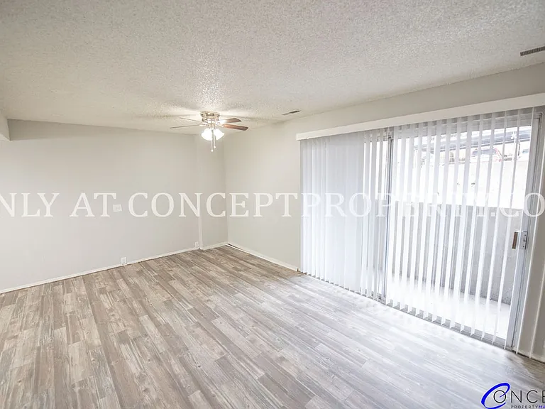 Foothill Terrace — Photo 72