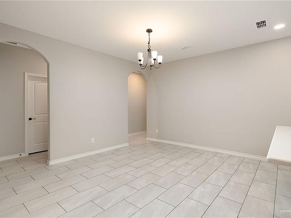5th image of 309 Choke Canyon St