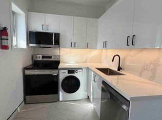 2245 Dundas St W #102, Toronto, ON M6R 1X6