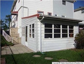 3rd image of 206 Stobe Ave