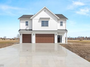 1492 Prairie Ln, Wahpeton, ND 58075