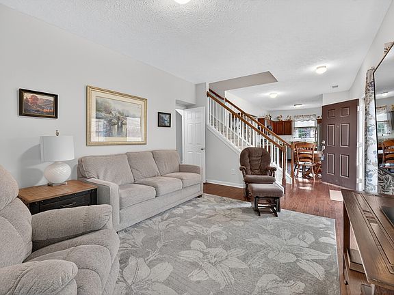 5th image of 1309 Crown Point Pl