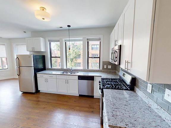 3rd image of 1355 W Bryn Mawr Ave #2W