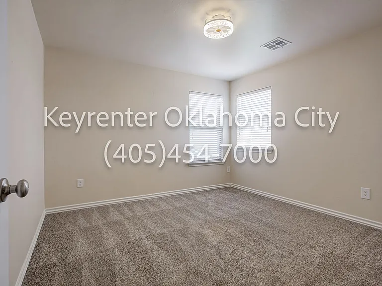 2409 Rosa Cir — Photo 42