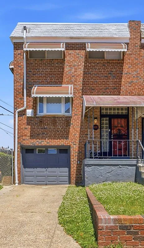 4 bed, 2.0 bath, 1440 sqft, $2,400 — Photo 1