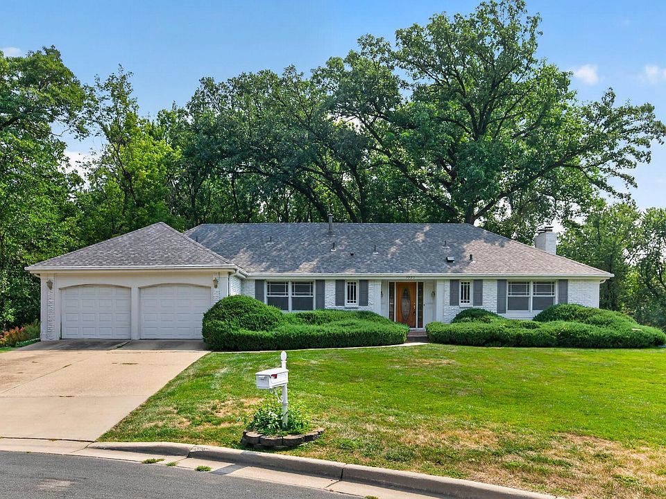 1st image of 9923 Brookside Cir