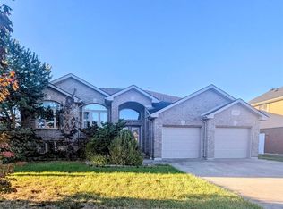 1383 Girard Dr, Lakeshore, ON N8L0S1