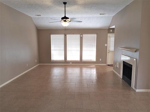 5th image of 22719 Brafferton Ln