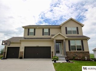 11004 S 215th St, Gretna, NE 68028