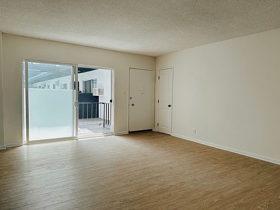 4th image of 1261 N Laurel Ave APT 8