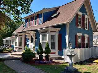 564 River Rd, Manchester, NH 03104