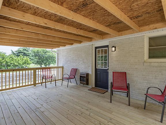 3rd image of 509 Lemont Dr