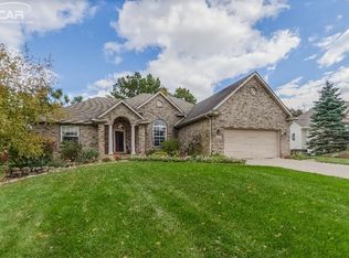 4255 Oak Tree Ct, Fenton, MI 48430