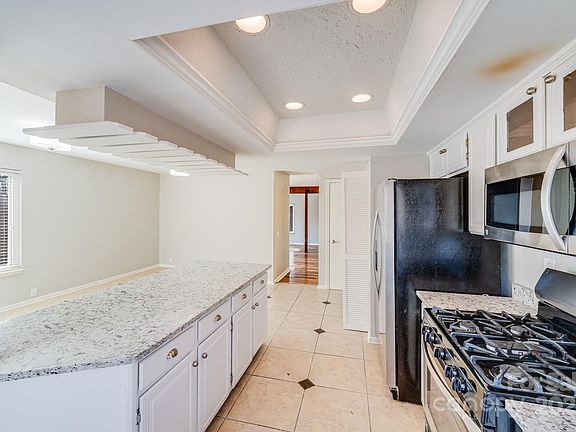 5th image of 1213 Jules Ct