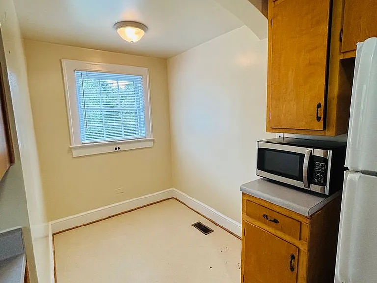 1410 N Main St — Photo 10